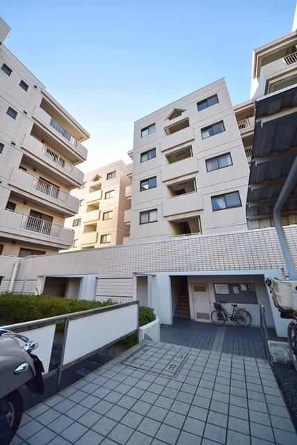 その他共有部分　屋根付き駐輪場