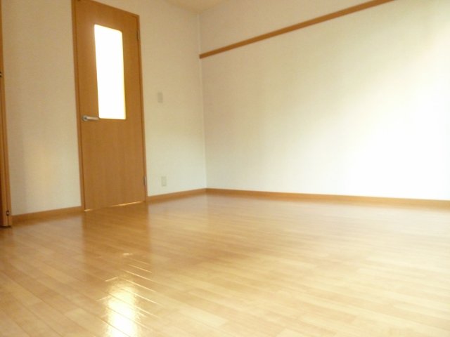 その他部屋・スペース　洋室８帖の広い間取りです