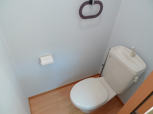 トイレ　もちろんバス・トイレ別です