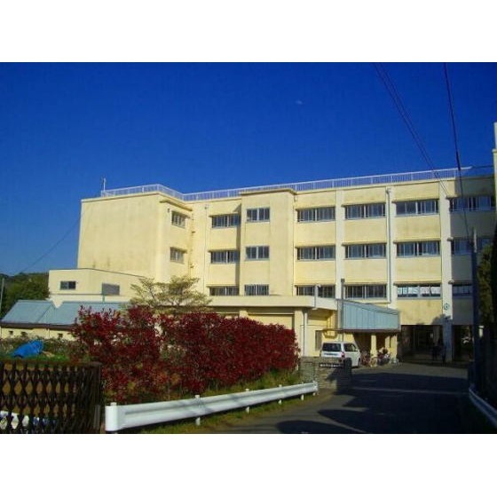 小学校　横浜市立荏田小学校（小学校）まで640m