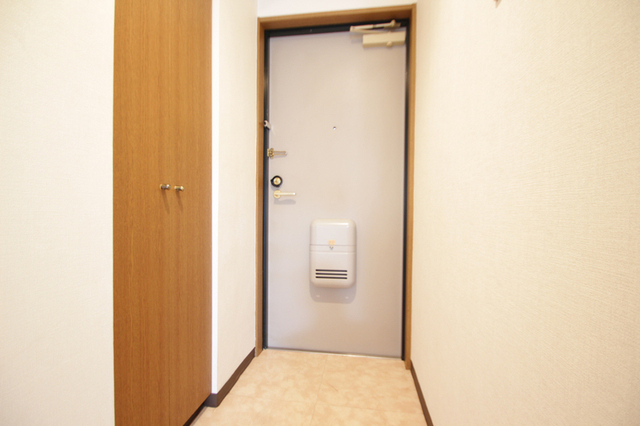 玄関　※他のお部屋の参考写真です
