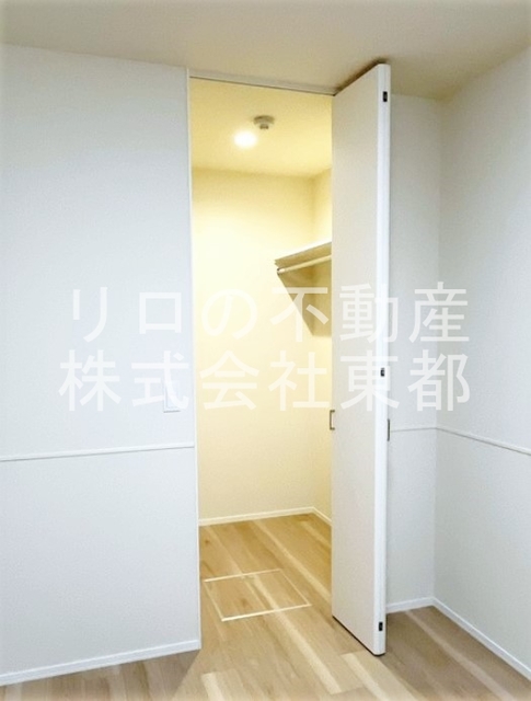 収納　ウォークインクローゼット収納！室内を広くご活用いただけます☆