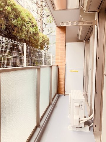 バルコニー　バルコニーからの眺めを楽しみながら食事をしませんか