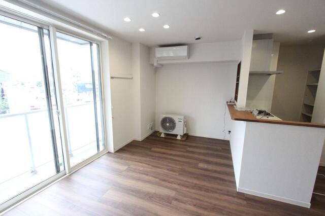 居室・リビング　別号室参考画像