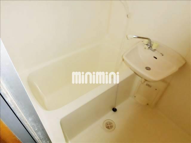 バス・シャワールーム　お風呂で１日の疲れを癒してください。