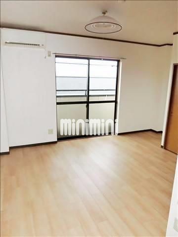 居室・リビング　洋間の様子です。