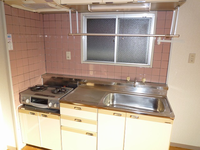 キッチン　※同建物同型別のお部屋