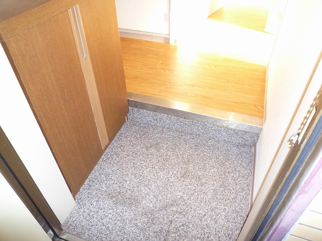 玄関　※同建物同型別のお部屋