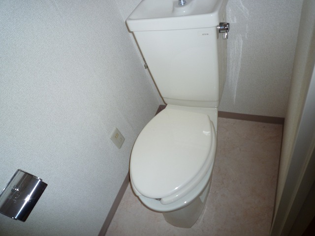トイレ　※同建物別室参考写真