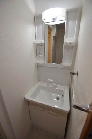 洗面設備　シャワー付洗面台