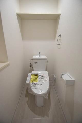 トイレ　温水洗浄便座完備