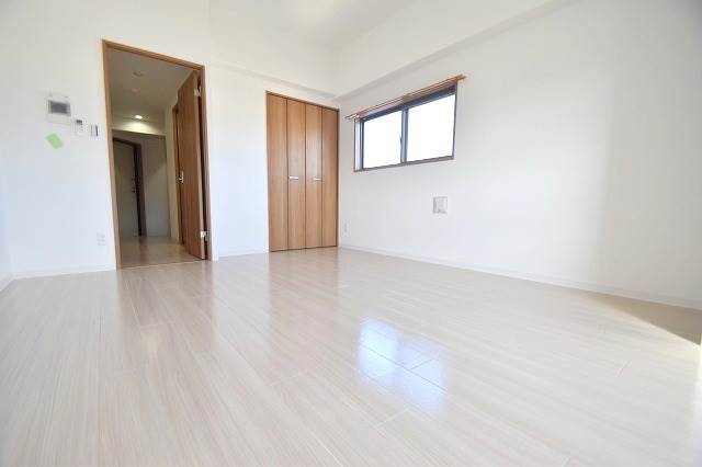 居室・リビング　広々洋室10帖