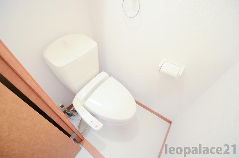レオパレスCAMELLIAのトイレ写真