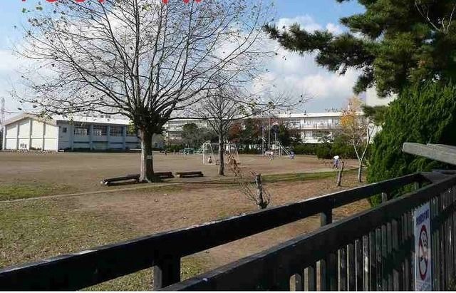 小学校　神栖市立軽野東小学校（小学校）まで70m