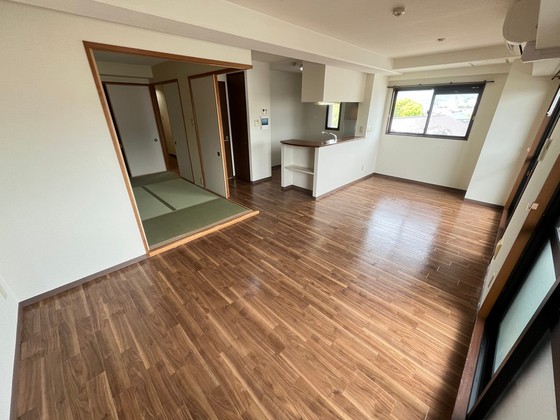 居室・リビング　※別部屋の写真です