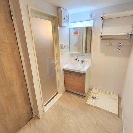 洗面設備　使いやすい独立洗面台☆