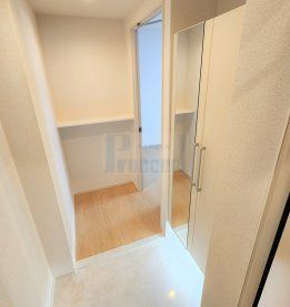 玄関　広々とした玄関部分