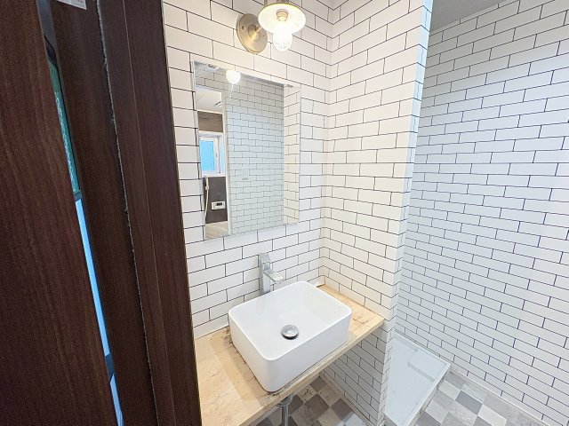 洗面設備　写真、間取図面、設備、概要などが現況と異なる場合は現況優先と