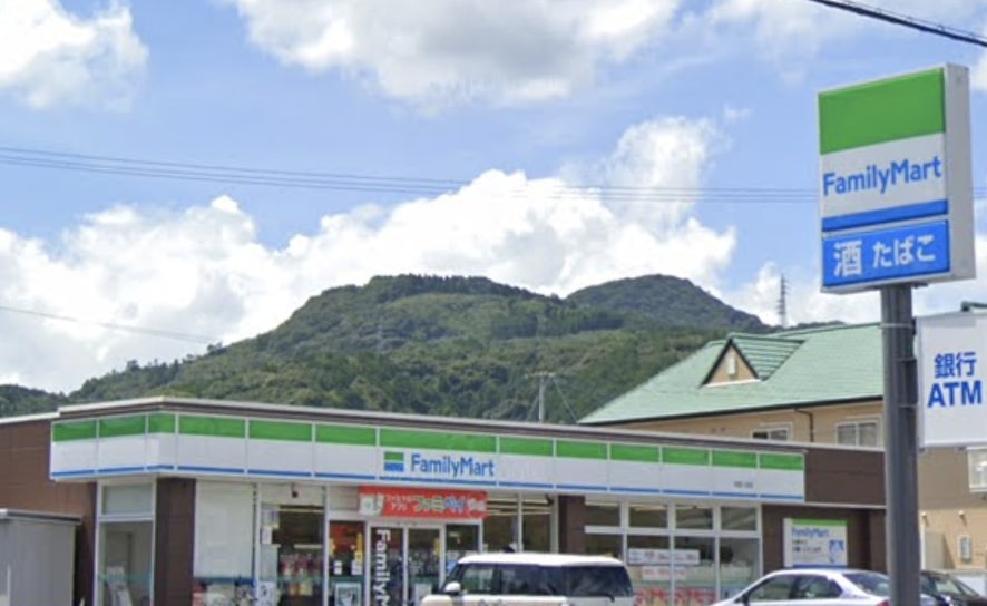 コンビニ　ファミリーマート 武雄八並店（コンビニ）まで883m