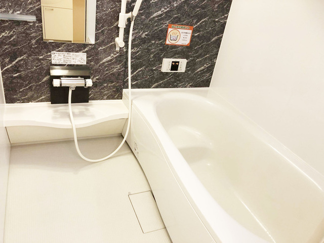 バス・シャワールーム　一坪風呂