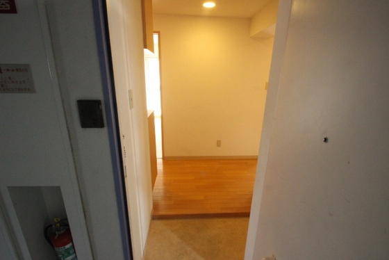 玄関　※別部屋の写真です