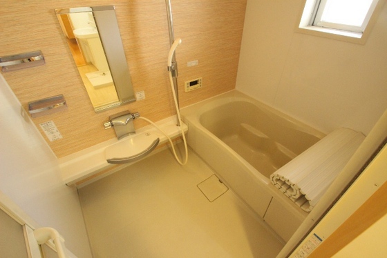 バス・シャワールーム　※別部屋の写真です