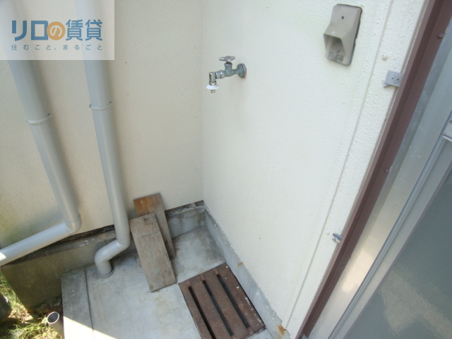 その他設備　洗濯機置き場は外