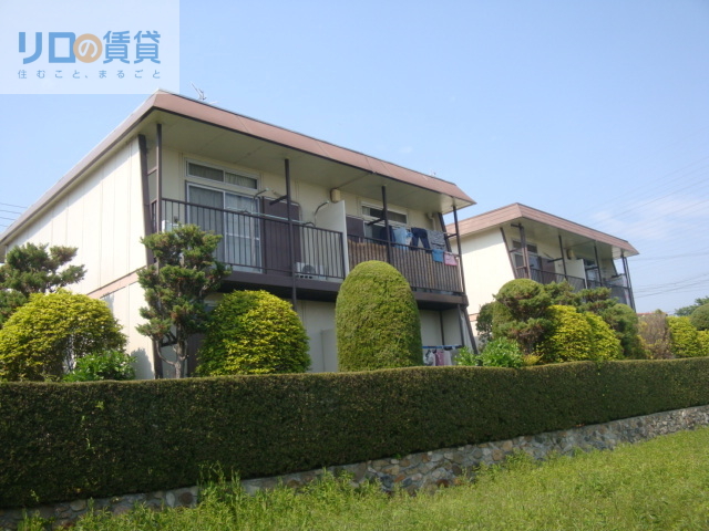 建物外観　地域の中心地に位置