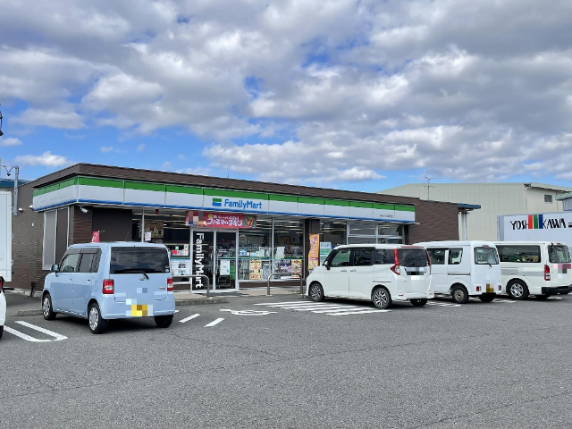 コンビニ　ファミリーマート大井川利右衛門店（コンビニ）まで383m