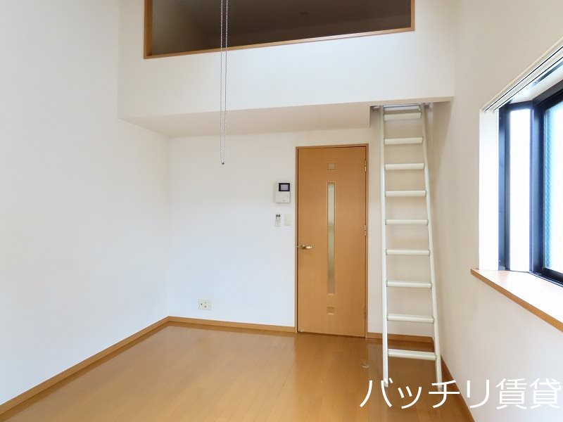 居室・リビング　同型タイプの為現状を優先致します。