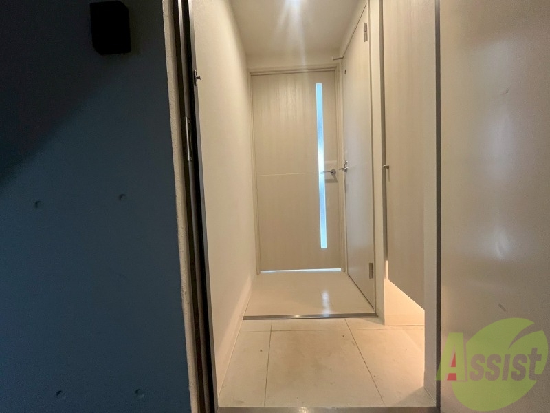 玄関　玄関の様子です。明るい印象ですね。気分もあがりそう。