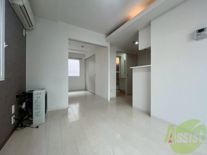 居室・リビング　広くてキレイなお部屋が広がっていて、充実した生活が送れそう。