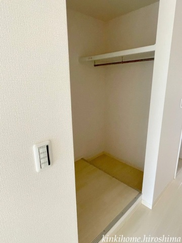 収納　写真は別のお部屋です。