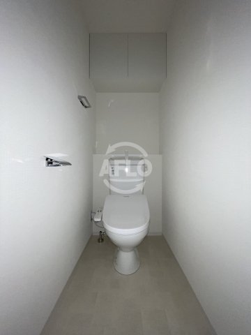 トイレ　スプランディッド難波キャトル　温水洗浄便座