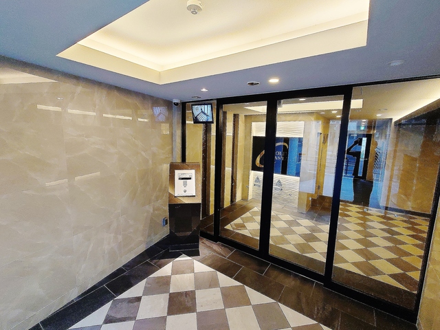 エントランス　オートロック・防犯カメラ