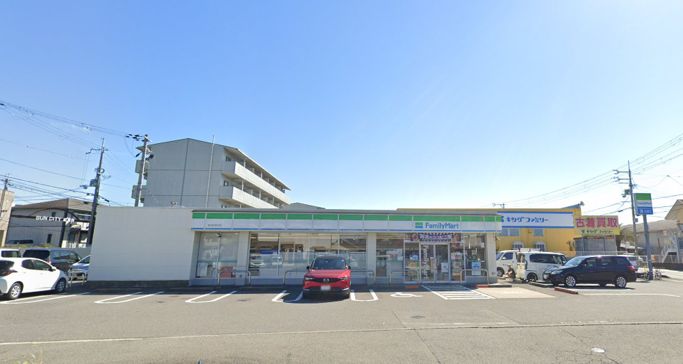 コンビニ　ファミリーマート 岩出紀泉台店（コンビニ）まで344m