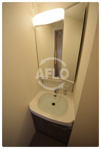 洗面設備　ララプレイス玉造パルク　洗面化粧台