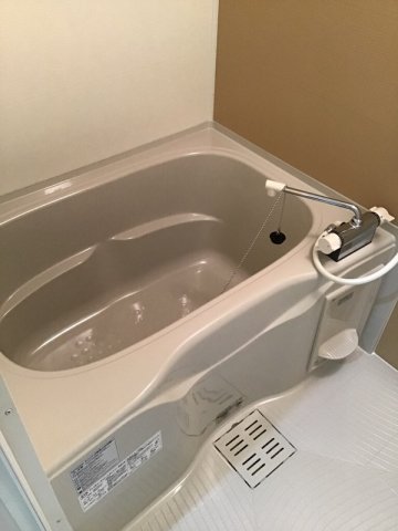 バス・シャワールーム　浴室乾燥機付きで便利です！