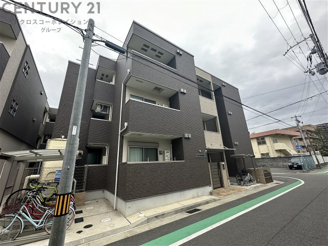 建物外観　オートロック付きで安心！宅配BOX付きで便利！