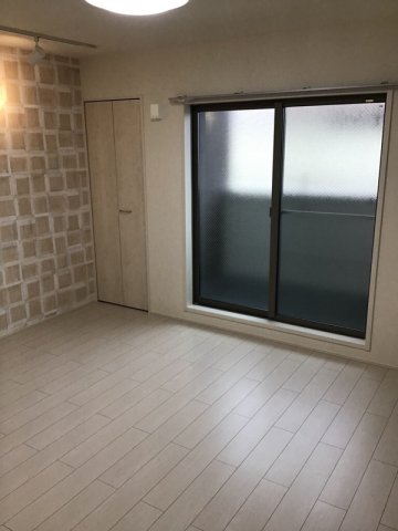 居室・リビング　エアコン付きで快適に過ごせます♪