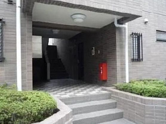 エントランス　ゆとりのあるエントランスです