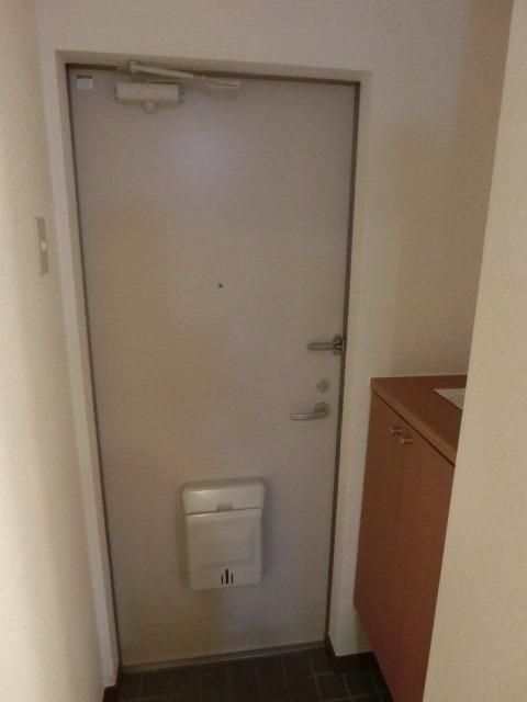 玄関　下駄箱付き玄関