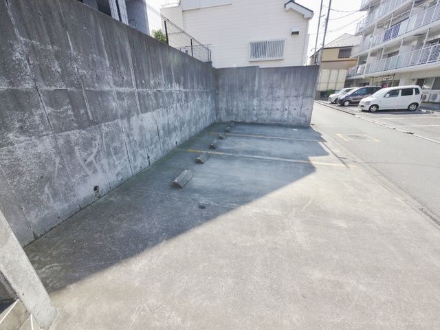 駐車場　★お問い合わせはタウンハウジング橋本店まで★