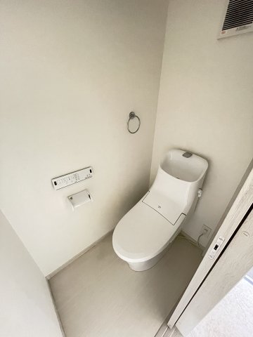 トイレ　ウォシュレット付きです！