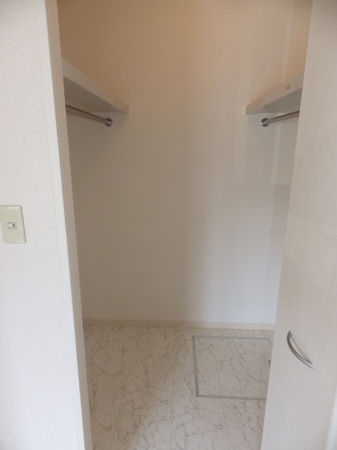 収納　ウォークインクローゼットです♪