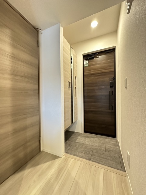 玄関　同施工会社参考写真です