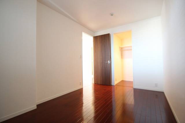 その他部屋・スペース　北側洋間　ウォークインクローゼット付き　１４０２号室の写真で