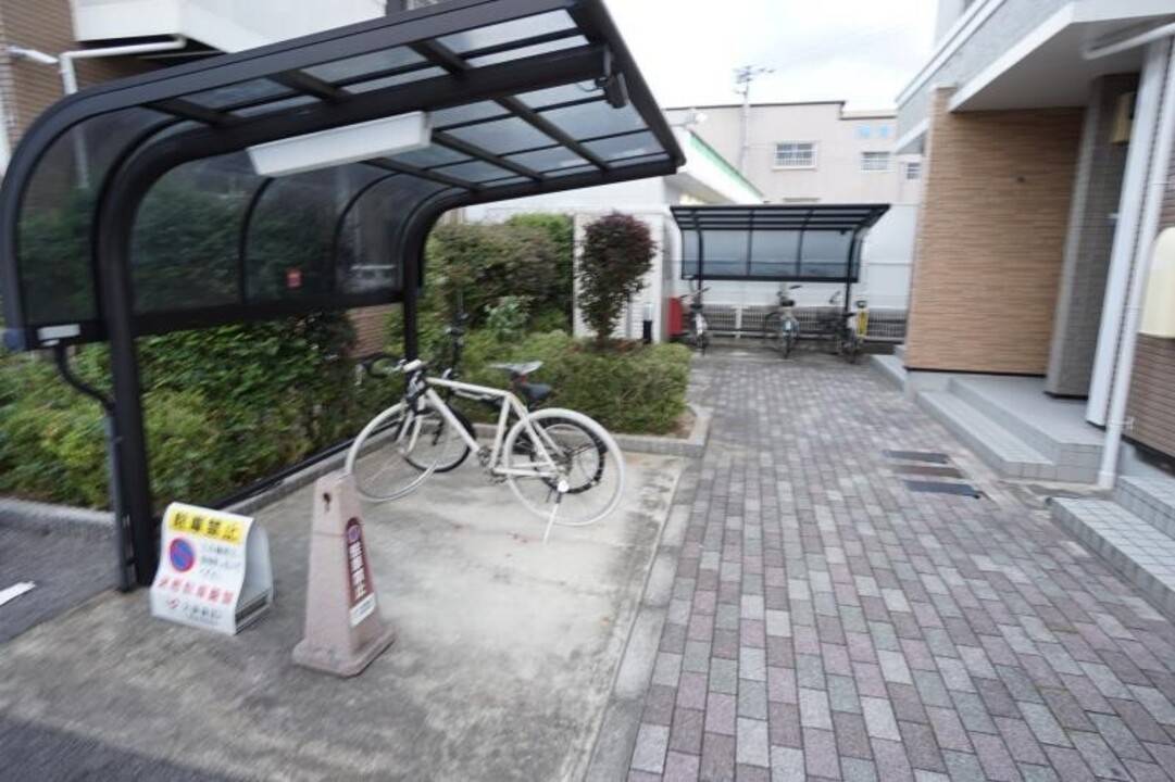 駐車場　駐輪場