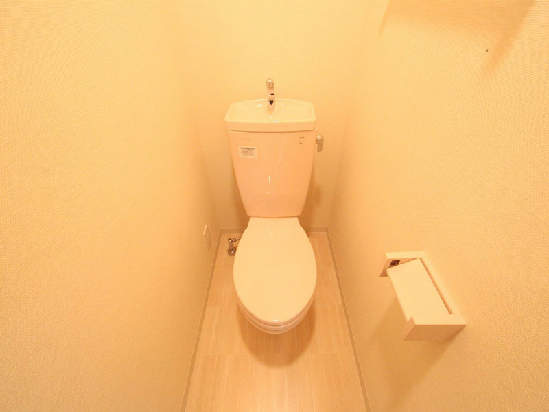 トイレ　トイレ　温水洗浄便座取り付け可