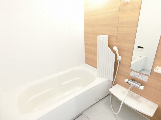 バス・シャワールーム　写真は同建物の別部屋を参考に掲載しております。